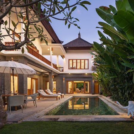 Desa Swan Villas & Spa, Keramas Esterno foto